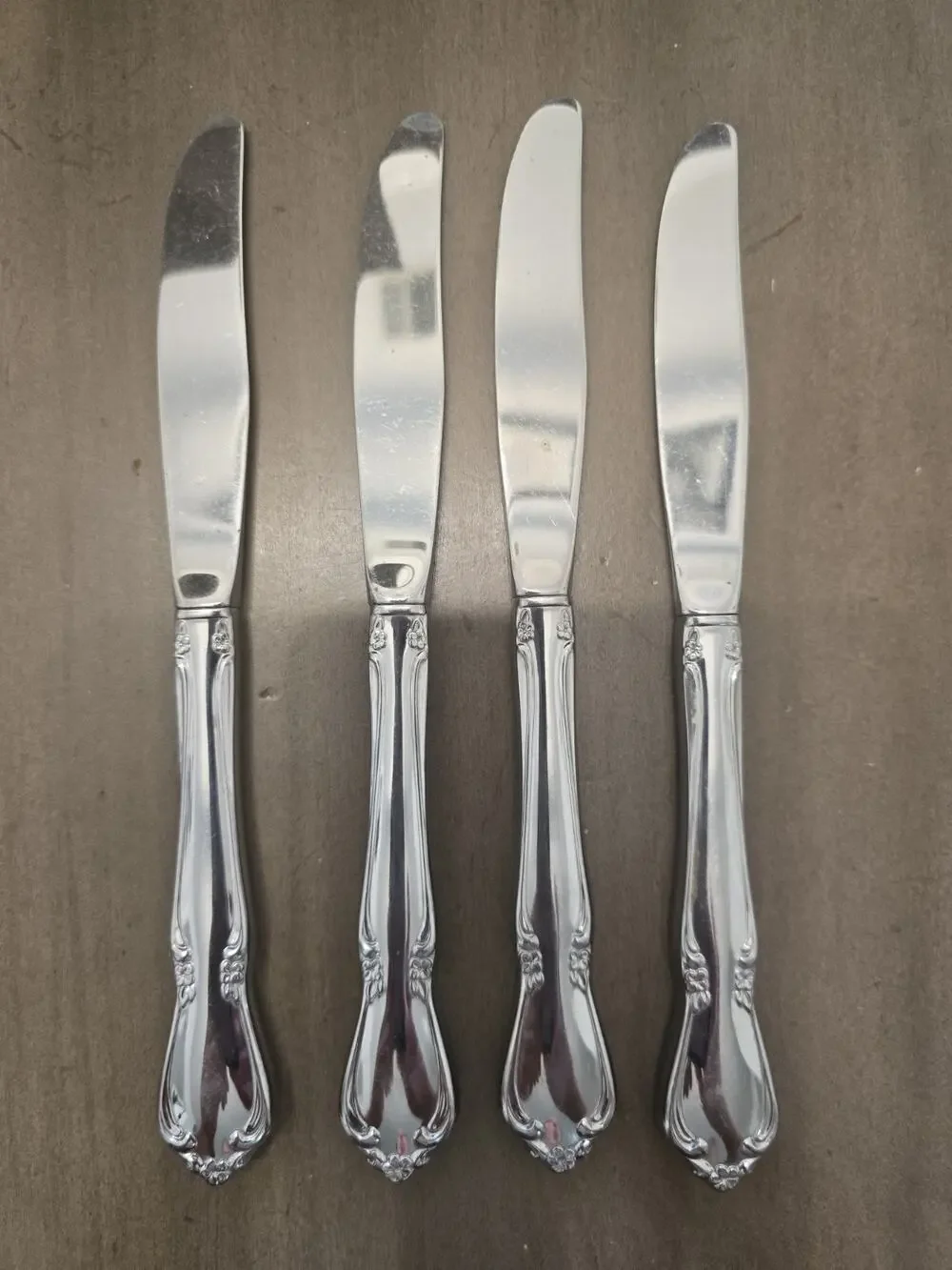 Oneida CHATEAU Stainless 4 Pc Knives Oneidacraft Deluxe Glossy Flatware